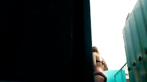 Die multitalentierte Schlampe Dahlia Sky nimmt an einem verrückten heisse pornos gratis Blowbang-Video teil